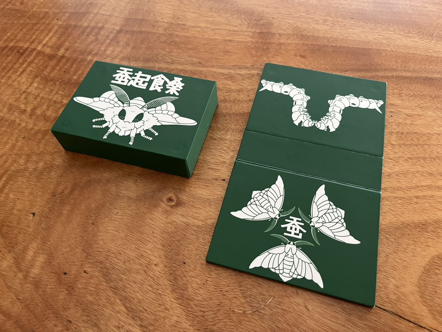 1部じゃんけん大会商品「カイコケース」